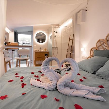 Lovina Chambre De Charme Avec Jaccuzi Velaux Exterior photo