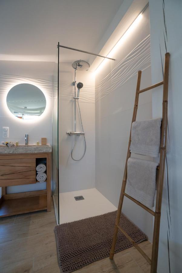 Lovina Chambre De Charme Avec Jaccuzi Velaux Exterior photo